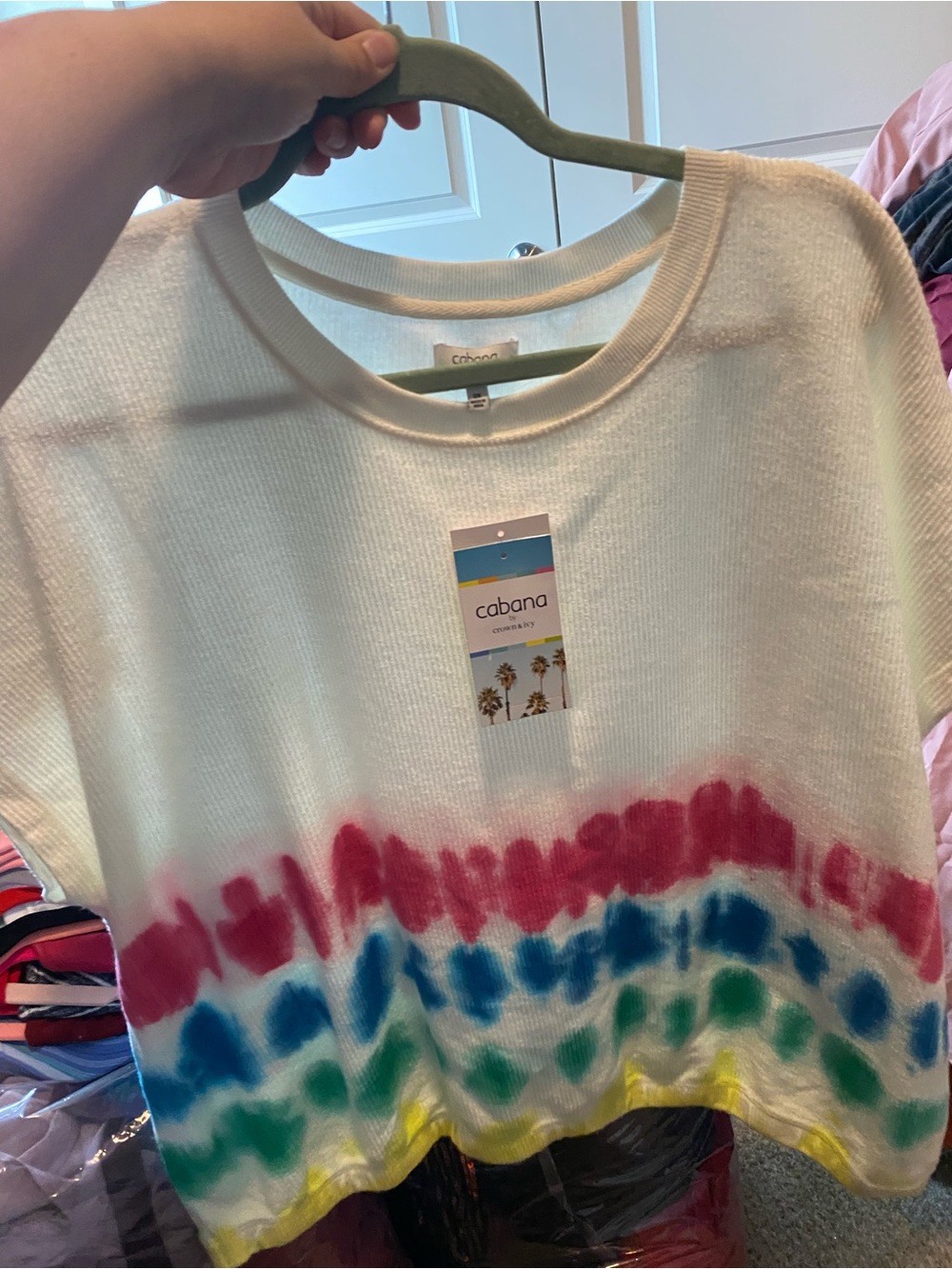 crown & ivy White Tie-Dye Short Sleeve Sweatshirt with Rainbow Waves
